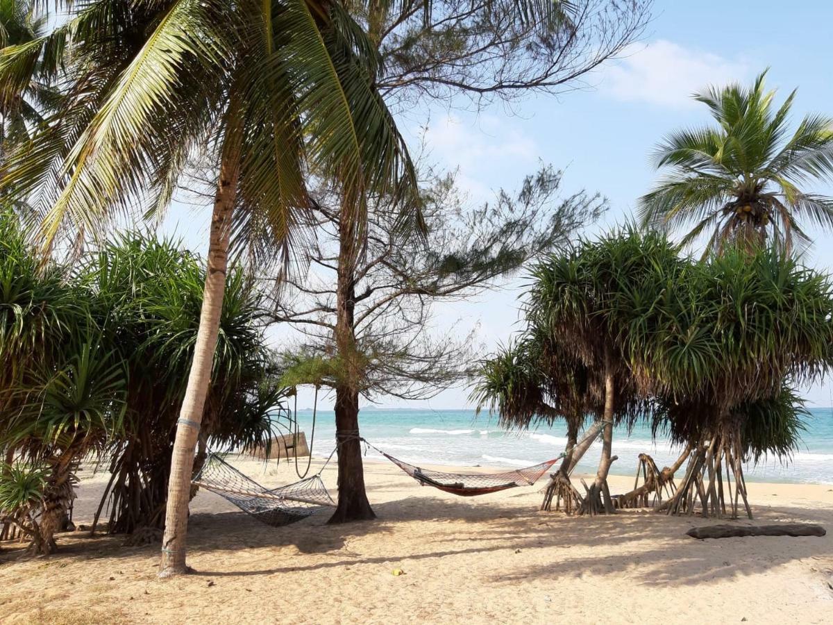Moon Isle Beach Bungalow Nilaveli Zewnętrze zdjęcie